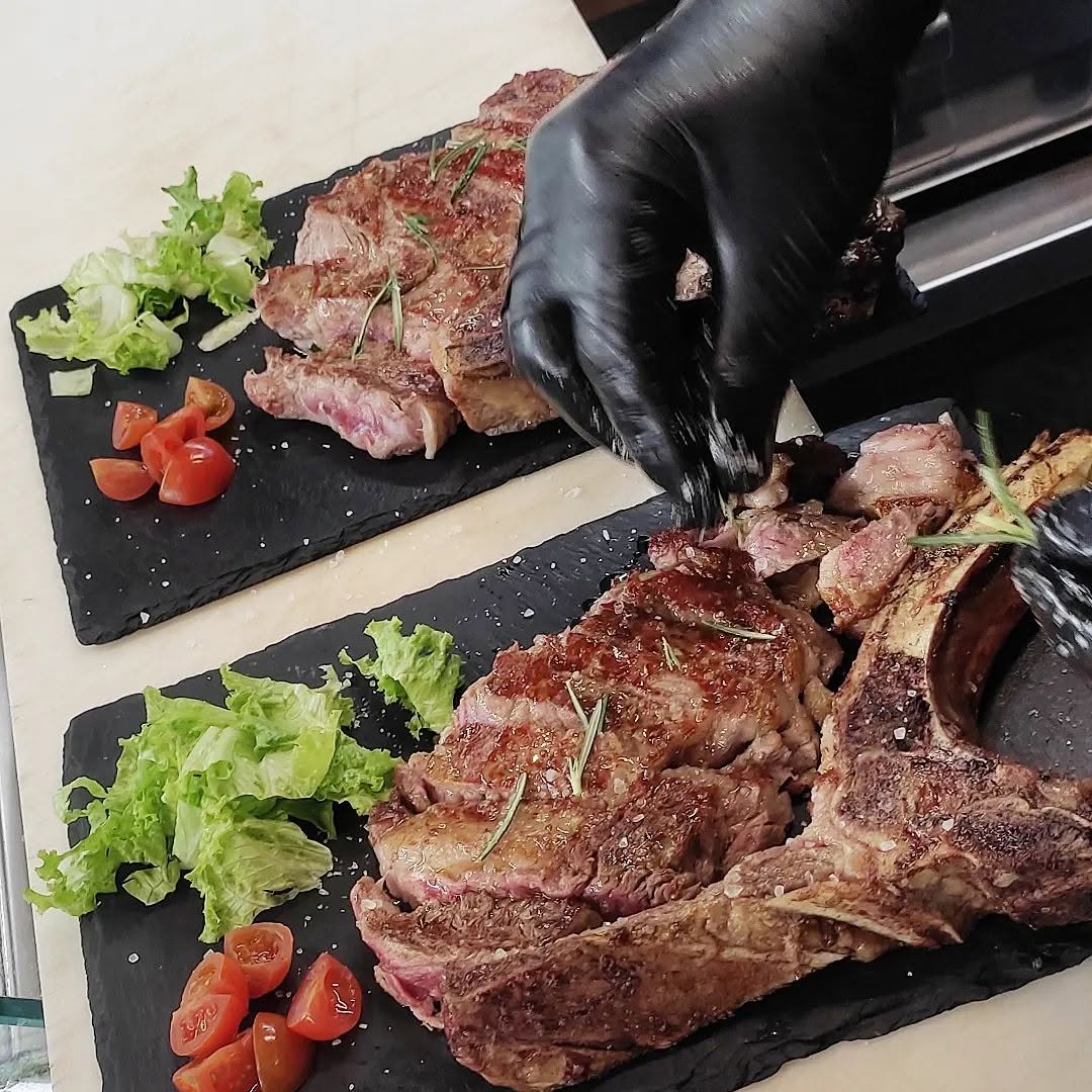 Tagliata di Fassona Piemontese alla griglia con sale grosso e rosmarino